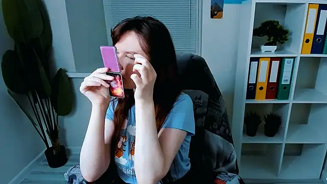 Snapshot of CarolGiggly chatting on 09-13-25, 07:46 CarolGiggly online show from 09-13-25, 07:46