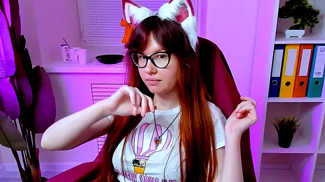 Snapshot of CarolGiggly chatting on 10-02-25, 03:57 CarolGiggly online show from 10-02-25, 03:57