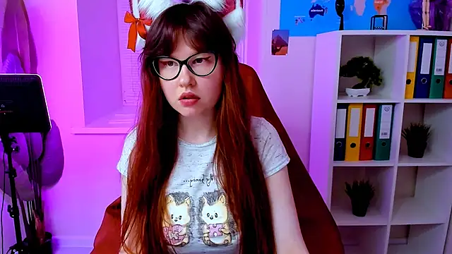 Snapshot of CarolGiggly chatting on 10-05-25, 06:06 CarolGiggly online show from 10-05-25, 06:06