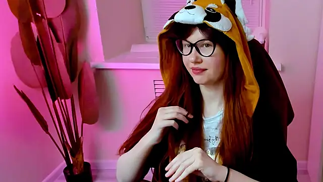 Snapshot of CarolGiggly chatting on 10-07-25, 03:09 CarolGiggly online show from 10-07-25, 03:09