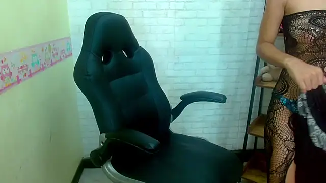 Snapshot of Angelica_Sunn chatting on 12-13-24, 07:43 Angelica Sunn online show from 12-13-24, 07:43