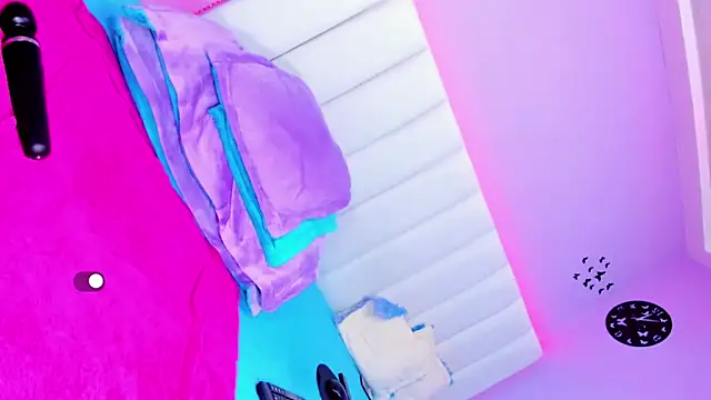 Snapshot of Rosettta-2 chatting on 01-04-25, 01:53 Rosettta-2 online show from 01-04-25, 01:53