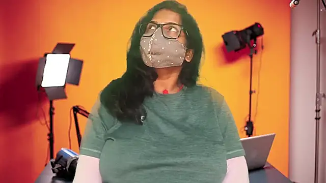 mamoni91 online show from 10-27-25, 03:32