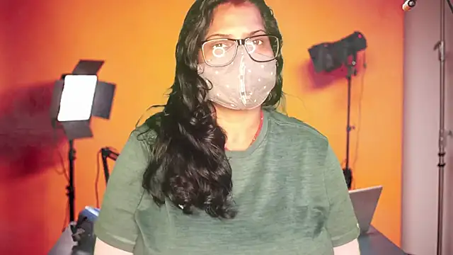 mamoni91 online show from 10-28-25, 03:43