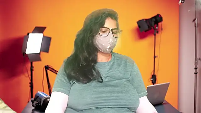 mamoni91 online show from 10-31-25, 03:07