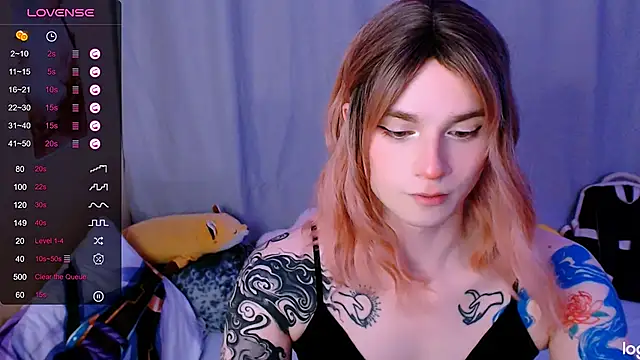Alice Hells online show from 05-08-26, 04:12