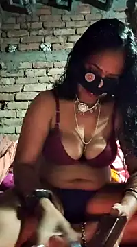 Hotty-dola online show from 01-07-25, 11:48