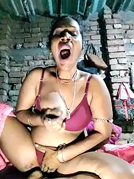 Hotty-dola online show from 01-17-25, 04:06