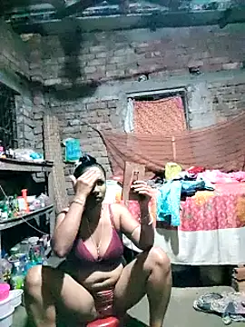 Hotty-dola online show from 02-23-25, 04:57