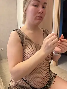 LianaCruz   online show from 01-19-26, 05:11