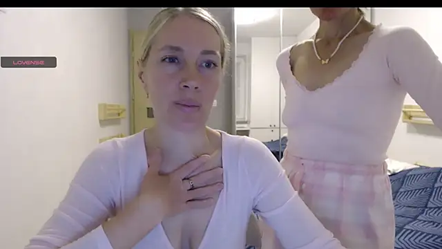 Snapshot of Pepper_mur chatting on 10-08-25, 05:21 Pepper mur online show from 10-08-25, 05:21