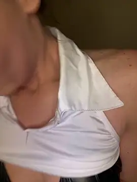 Snapshot of SweetSolez chatting on 04-09-26, 09:31 SweetSolez online show from 04-09-26, 09:31