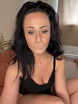 Snapshot of SweetSolez chatting on 04-15-26, 12:45 SweetSolez online show from 04-15-26, 12:45