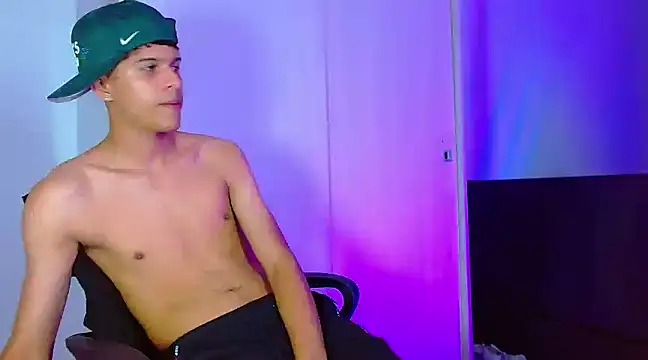 LiamGadiell online show from 12-24-24, 12:33