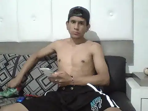 Snapshot of oiram27 chatting on 10-07-25, 05:04 oiram27 online show from 10-07-25, 05:04