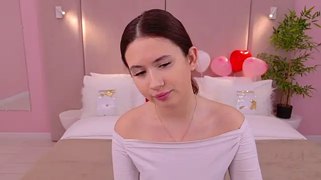 Snapshot of milaleoneli chatting on 02-15-25, 12:33 milaleoneli online show from 02-15-25, 12:33