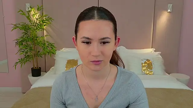Snapshot of milaleoneli chatting on 03-02-25, 12:32 milaleoneli online show from 03-02-25, 12:32