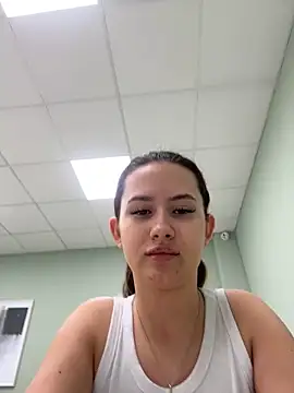 Snapshot of milaleoneli chatting on 03-07-25, 12:34 milaleoneli online show from 03-07-25, 12:34