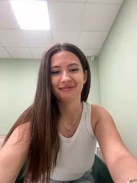 Snapshot of milaleoneli chatting on 03-15-25, 11:29 milaleoneli online show from 03-15-25, 11:29