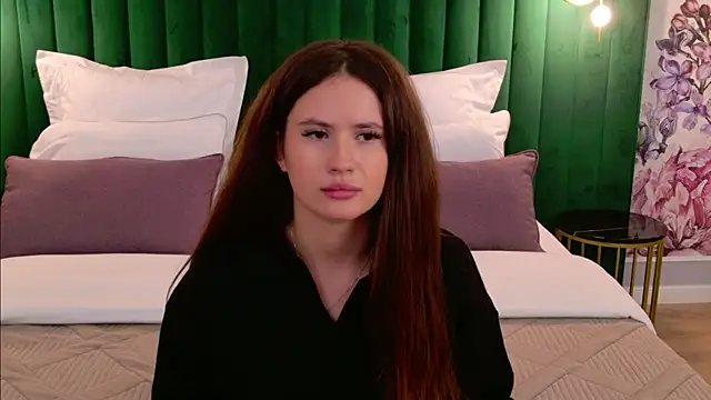 milaleoneli online show from 09-22-25, 03:03