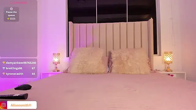 Aliison Smith online show from 12-18-25, 03:12