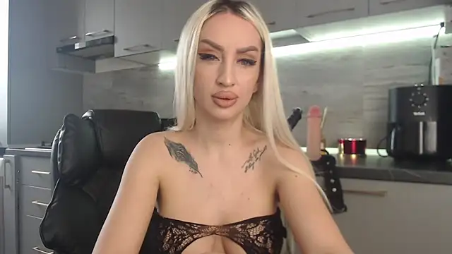 Snapshot of queenzoora chatting on 02-26-26, 10:36 queenzoora online show from 02-26-26, 10:36