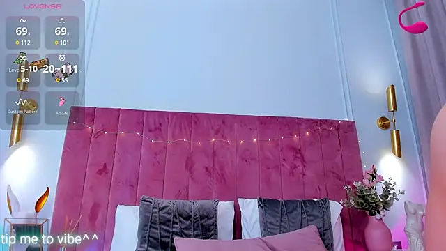 Snapshot of Mayzzie chatting on 02-08-25, 03:41 Mayzzie online show from 02-08-25, 03:41