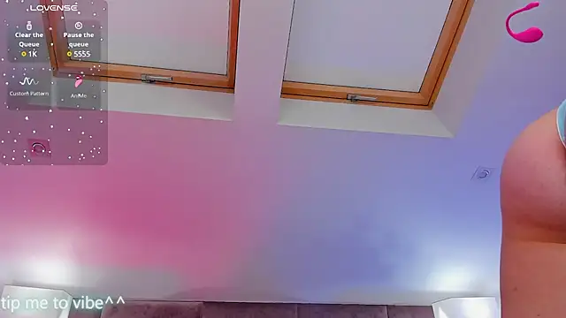 Snapshot of Mayzzie chatting on 02-14-25, 03:33 Mayzzie online show from 02-14-25, 03:33