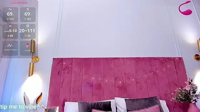 Snapshot of Mayzzie chatting on 03-09-25, 03:32 Mayzzie online show from 03-09-25, 03:32