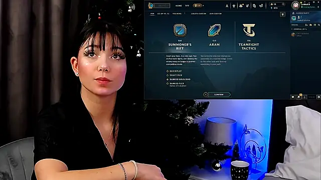 Snapshot of AveryWillow chatting on 12-28-24, 04:41 AveryWillow online show from 12-28-24, 04:41