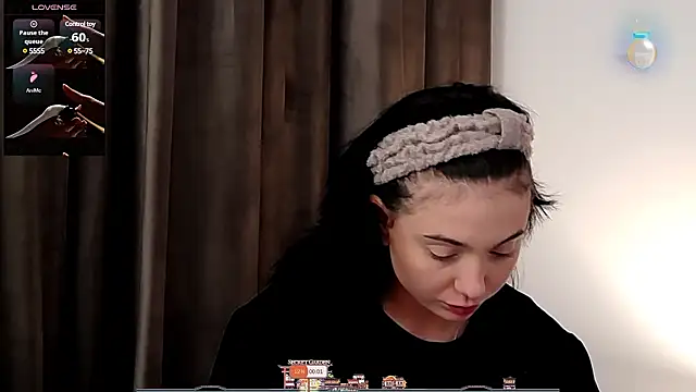 Snapshot of AveryWillow chatting on 01-11-25, 04:14 AveryWillow online show from 01-11-25, 04:14
