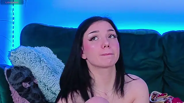 AveryWillow online show from 01-08-26, 06:43