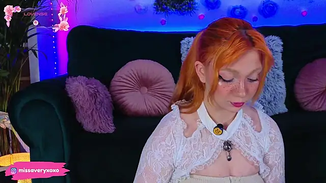 AveryWillow online show from 05-16-26, 03:36