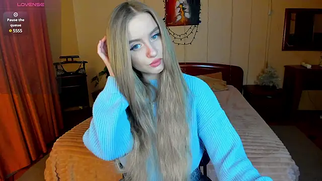 Snapshot of alexa_glory chatting on 02-08-25, 12:17 alexa glory online show from 02-08-25, 12:17