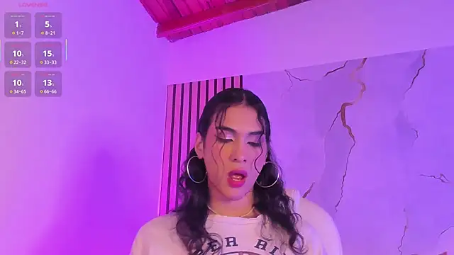 MiaCavallii  online show from 10-07-25, 03:36