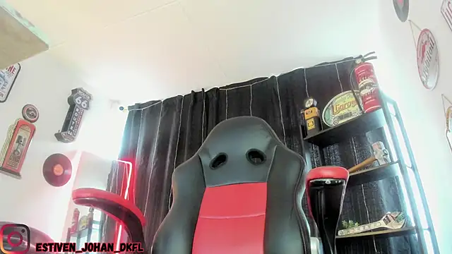 Snapshot of the_beast_master_ chatting on 02-14-26, 08:49 the beast master online show from 02-14-26, 08:49