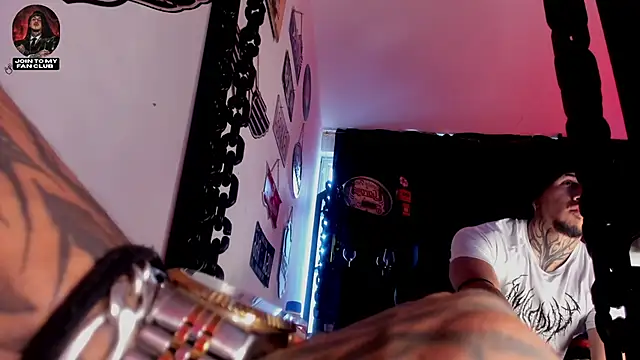 Snapshot of the_beast_master_ chatting on 03-19-26, 08:46 the beast master online show from 03-19-26, 08:46