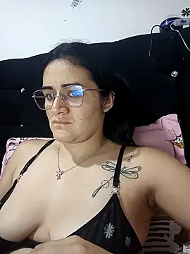 Hanna Kinsley online show from 11-04-25, 03:38