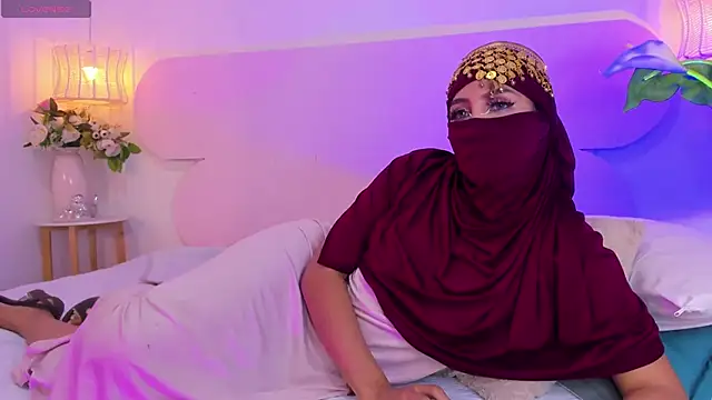 naomiii   online show from 10-18-25, 11:49