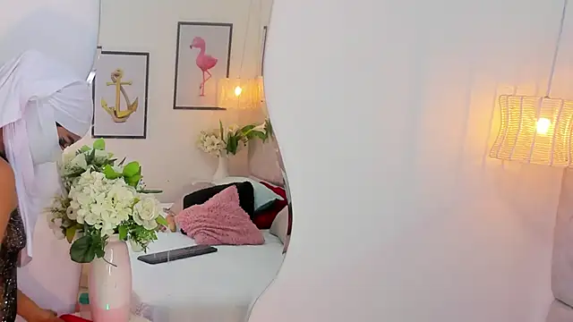 naomiii   online show from 11-20-25, 11:32