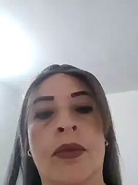 Snapshot of _Prinscarlet_ chatting on 01-06-25, 01:09 Prinscarlet online show from 01-06-25, 01:09