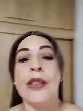 Snapshot of _Prinscarlet_ chatting on 02-07-25, 02:40 Prinscarlet online show from 02-07-25, 02:40