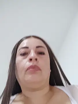 Snapshot of _Prinscarlet_ chatting on 09-21-25, 03:24 Prinscarlet online show from 09-21-25, 03:24