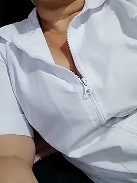 Snapshot of _Prinscarlet_ chatting on 09-24-25, 10:35 Prinscarlet online show from 09-24-25, 10:35