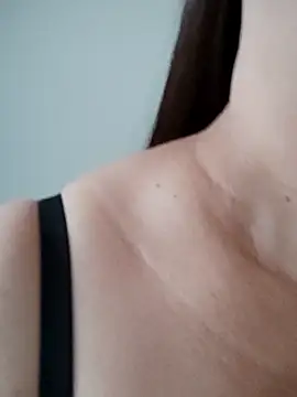 Snapshot of _Prinscarlet_ chatting on 10-23-25, 09:46 Prinscarlet online show from 10-23-25, 09:46