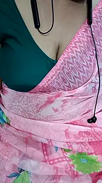 Snapshot of Yours_Radika chatting on 12-27-24, 07:57 Yours Radika online show from 12-27-24, 07:57