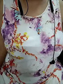 Snapshot of Yours_Radika chatting on 12-28-24, 12:57 Yours Radika online show from 12-28-24, 12:57