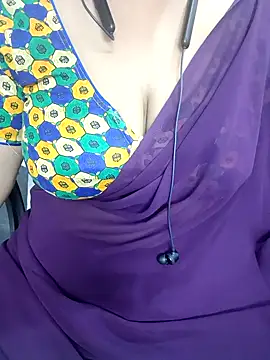 Snapshot of Yours_Radika chatting on 01-02-25, 08:35 Yours Radika online show from 01-02-25, 08:35