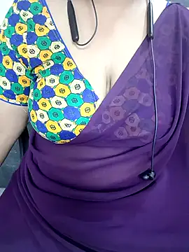 Snapshot of Yours_Radika chatting on 01-02-25, 11:38 Yours Radika online show from 01-02-25, 11:38