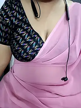 Snapshot of Yours_Radika chatting on 01-03-25, 05:20 Yours Radika online show from 01-03-25, 05:20